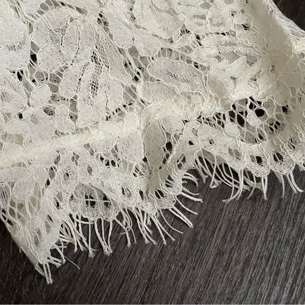 New DO+BE Ivory/ off White Lace Romper . - Picture 9 of 10